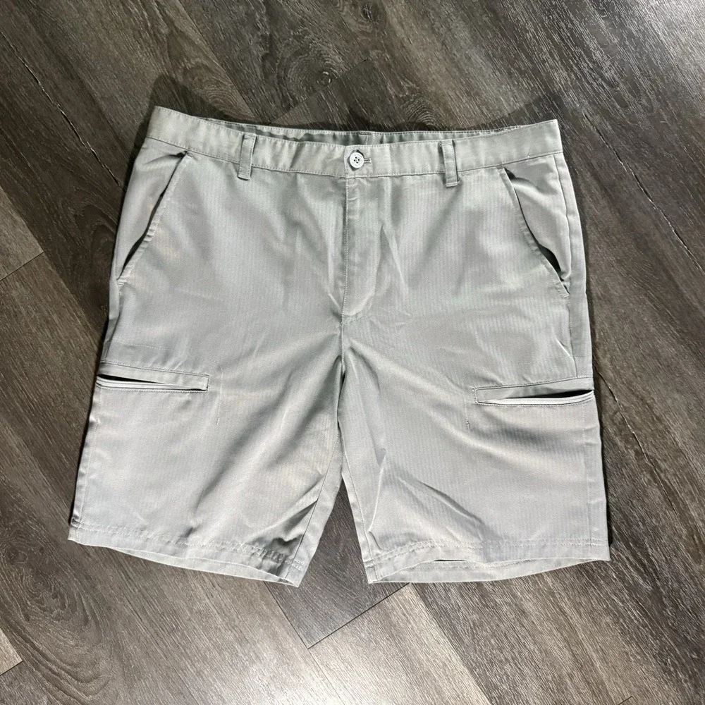 IZOD Golf Gray Straight Shorts Men's Size 38